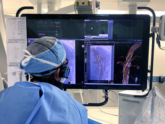 UAB Surgeon using LumiGuide by FORS