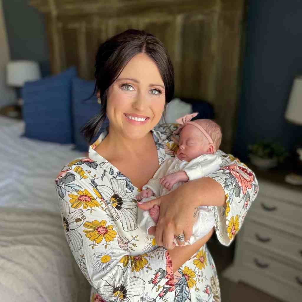 Shelby Davis and daughter