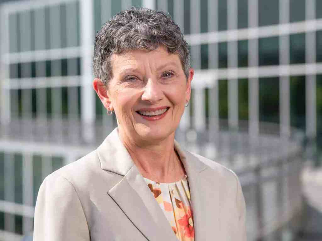 Environmental headshot of Dr. Terri Poe, DNP, RN (Assistant Dean, Nursing Clinical Practice and Partnerships; Associate Professor, Nursing Academic Support/Nursing Academic Affairs), May 2022.
