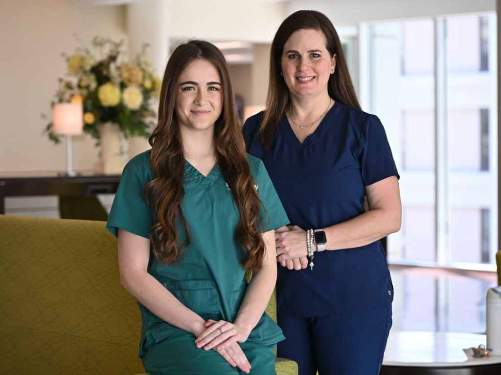 University of Alabama at Birmingham School of Nursing alumna Abby Judson, BSN, RN (BSN 2025), with her mother, Assistant Professor and three-time alumna Tonya Judson, DNP, RN, NI‐BC, CNE