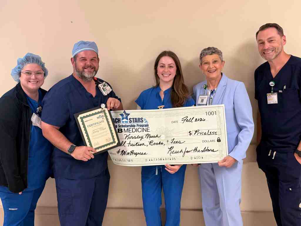 Kinsley Marsh receiving the Reach for the Stars Nursing Scholarship