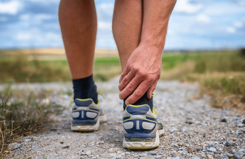 Pain of a jogger at the Achilles tendon